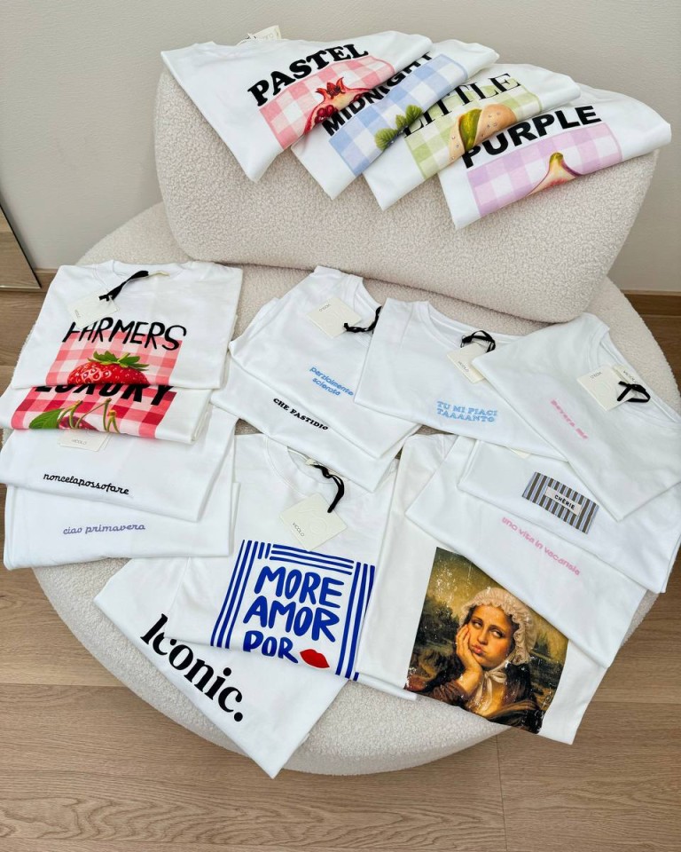 T-shirt oversize bianca stampa "More Amor.." Vicolo Shop Online T-shirt oversize bianca stampa "More Amor.." Vicolo