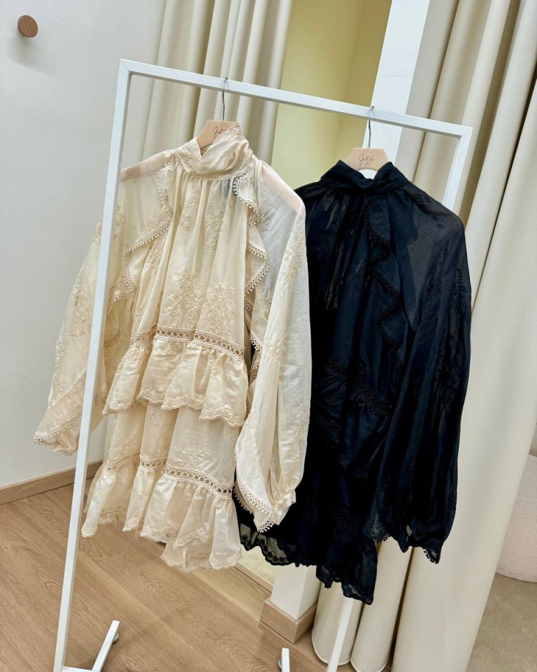 Vestito balze ricami nero Souvenir Shop Online Vestito balze ricami nero Souvenir