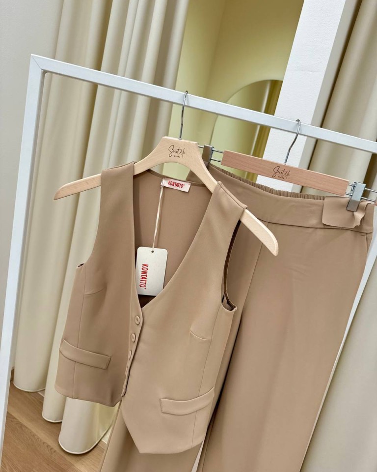 Completo gilet pantalone fluido beige Kontatto Shop Online Completo gilet pantalone fluido beige Kontatto