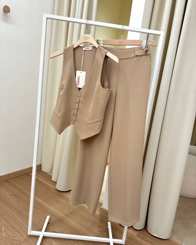 Completo gilet pantalone fluido beige Kontatto Shop Online Completo gilet pantalone fluido beige Kontatto