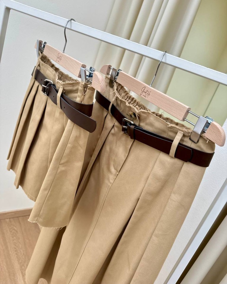 Gonna longuette pieghe cammello e cintura Vicolo Shop Online Gonna longuette pieghe cammello e cintura Vicolo