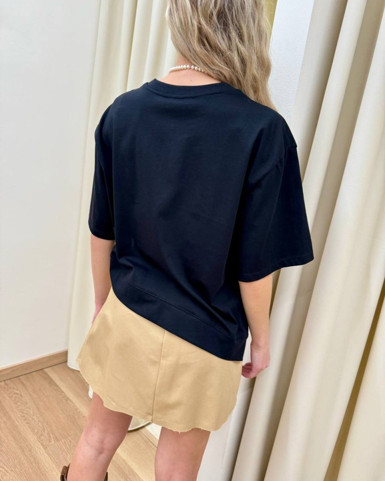 T-shirt asimmetrica nera Vicolo Shop Online T-shirt asimmetrica nera Vicolo