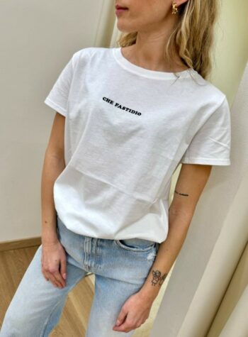 Shop Online T-shirt regular bianca ricamo "Che Fastidio" Vicolo