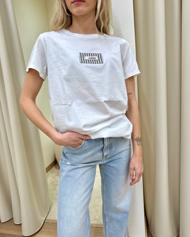 T-shirt regular bianca patch "Chèrie" Vicolo Shop Online T-shirt regular bianca patch "Chèrie" Vicolo