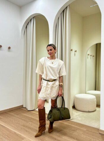 Shop Online Outfit Carli: Essenziale con carattere!