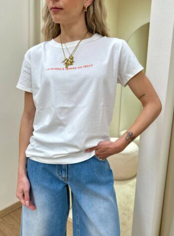 Shop Online T-shirt regular bianca stampa "la mamma sempre sul pezzo" Vicolo