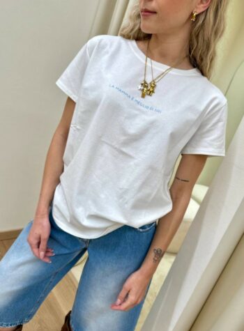 Shop Online T-shirt regular bianca stampa "la mamma è meglio di siri" Vicolo