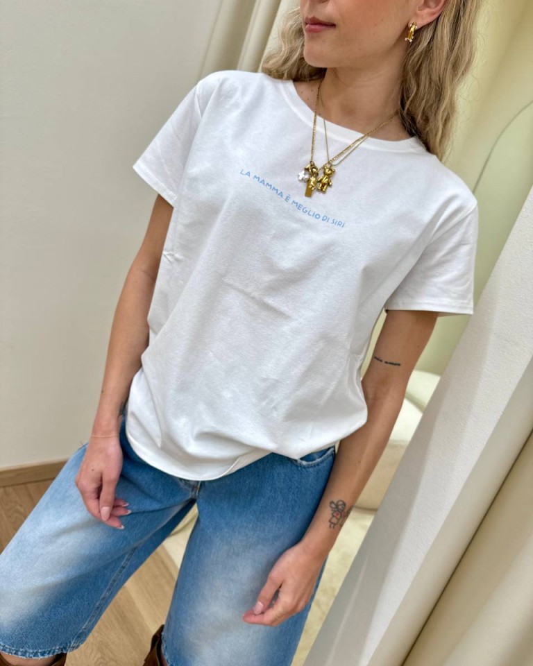 T-shirt regular bianca stampa "la mamma è meglio di siri" Vicolo Shop Online T-shirt regular bianca stampa "la mamma è meglio di siri" Vicolo