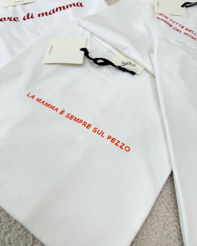 T-shirt regular bianca stampa "la mamma sempre sul pezzo" Vicolo Shop Online T-shirt regular bianca stampa "la mamma sempre sul pezzo" Vicolo