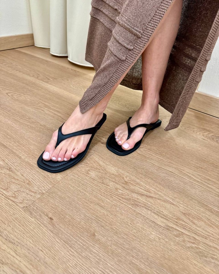 Ciabatta infradito pelle nera Ovyè Shop Online Ciabatta infradito pelle nera Ovyè