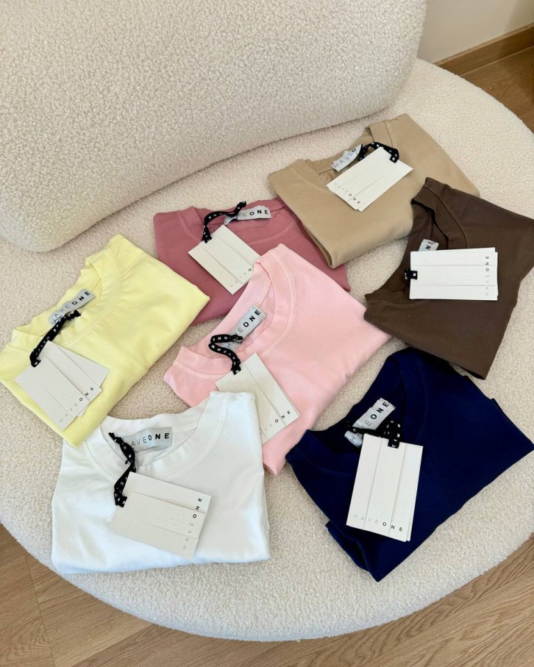 T-shirt over scatoletta bianca HaveOne Shop Online T-shirt over scatoletta bianca HaveOne