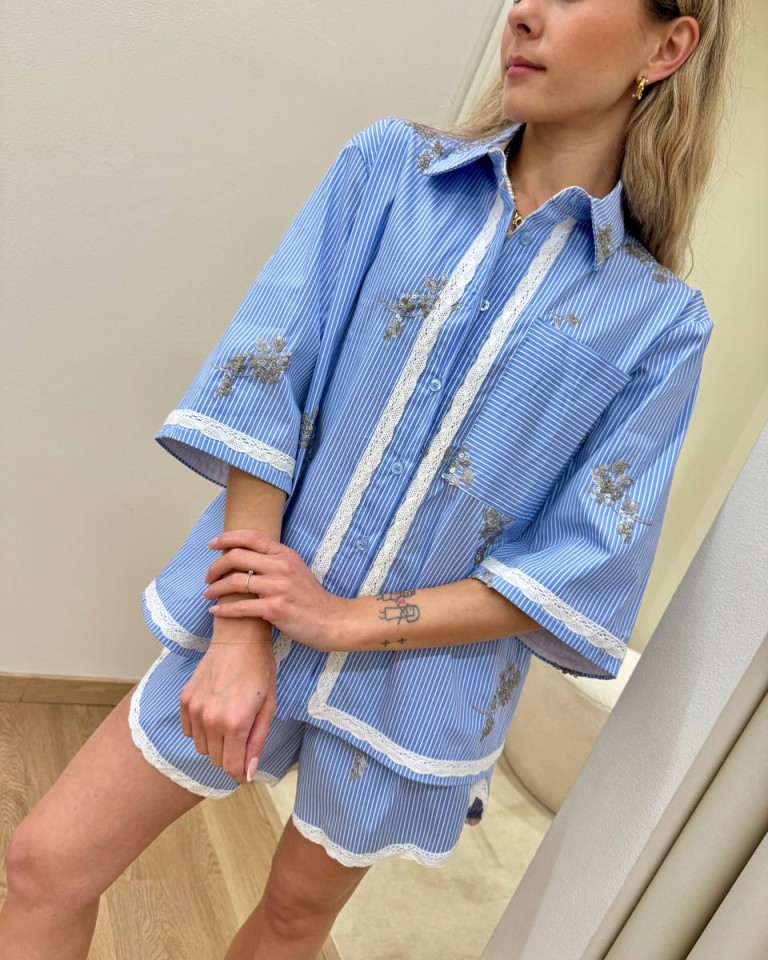 Camicia righe celeste ricami paillettes Kontatto Shop Online Camicia righe celeste ricami paillettes Kontatto