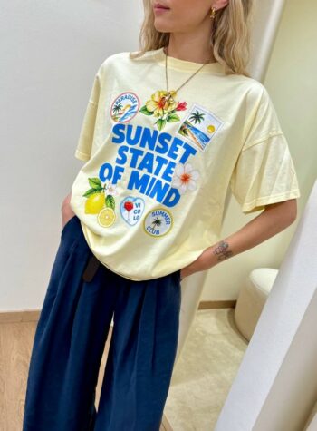 Shop Online T-shirt giallo pastello stampa "Sunset state of mind" Vicolo
