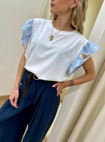 Shop Online T-shirt bianca maniche con gale ricamate Vicolo