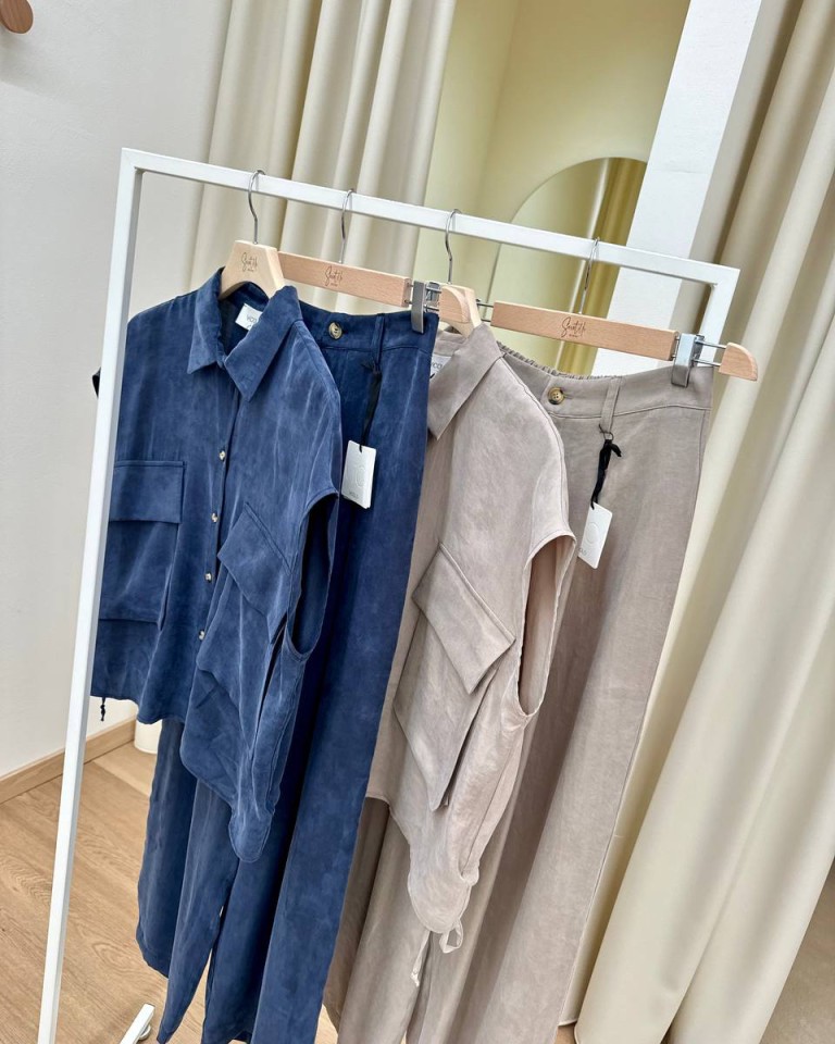 Camicia fluida smanicata lyocell sabbia Vicolo Shop Online Camicia fluida smanicata lyocell sabbia Vicolo