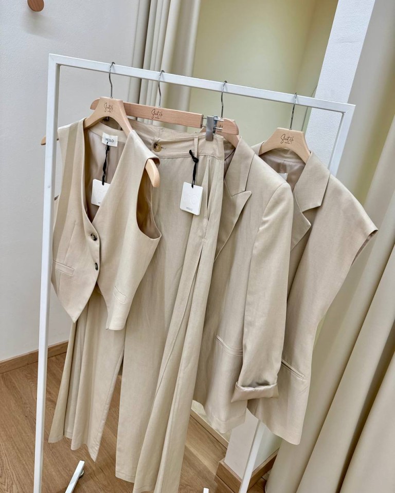 Giacca avvitata manica corta beige Vicolo Shop Online Giacca avvitata manica corta beige Vicolo