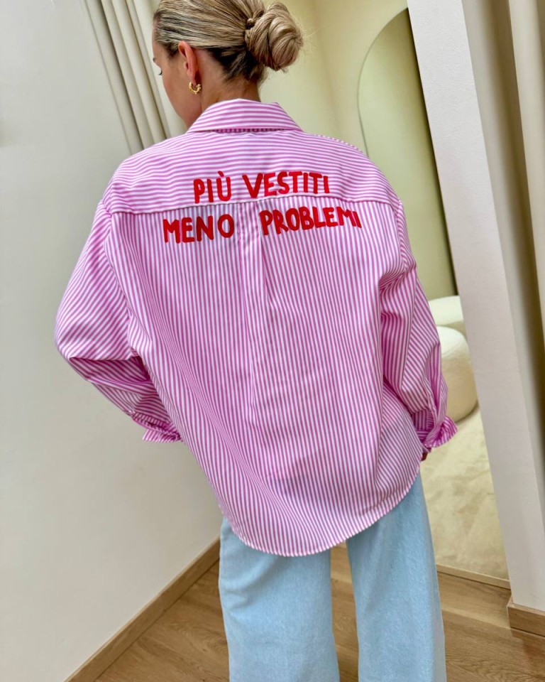 Camicia over righe rosa "Più vestiti meno problemi" Shop Online Camicia over righe rosa "Più vestiti meno problemi"