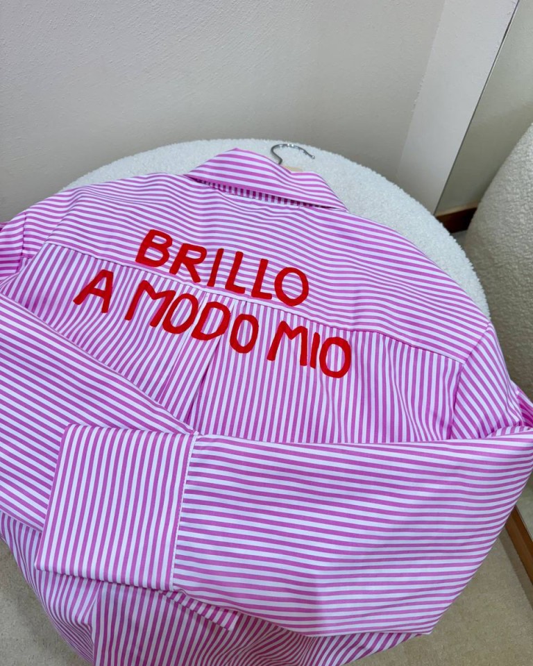 Camicia over righe rosa "Brillo a modo mio" Shop Online Camicia over righe rosa "Brillo a modo mio"