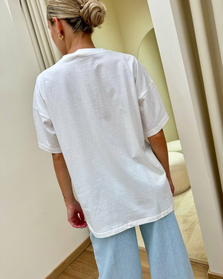 T-shirt oversize bianca "Brillo a modo mio" Shop Online T-shirt oversize bianca "Brillo a modo mio"