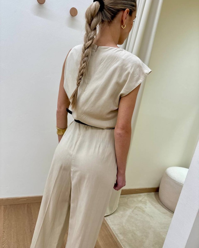 Tuta intera beige con cintura Vicolo Shop Online Tuta intera beige con cintura Vicolo
