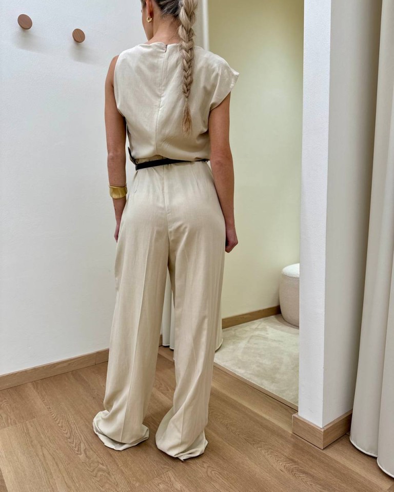 Tuta intera beige con cintura Vicolo Shop Online Tuta intera beige con cintura Vicolo