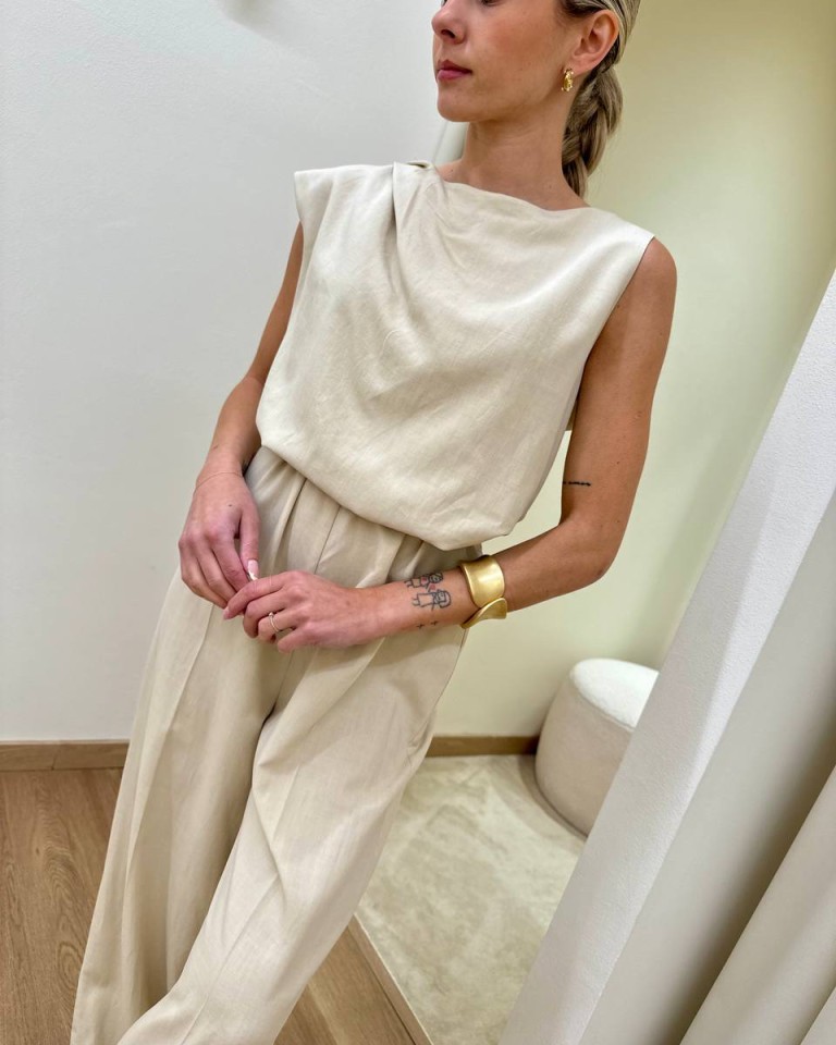 Tuta intera beige con cintura Vicolo Shop Online Tuta intera beige con cintura Vicolo