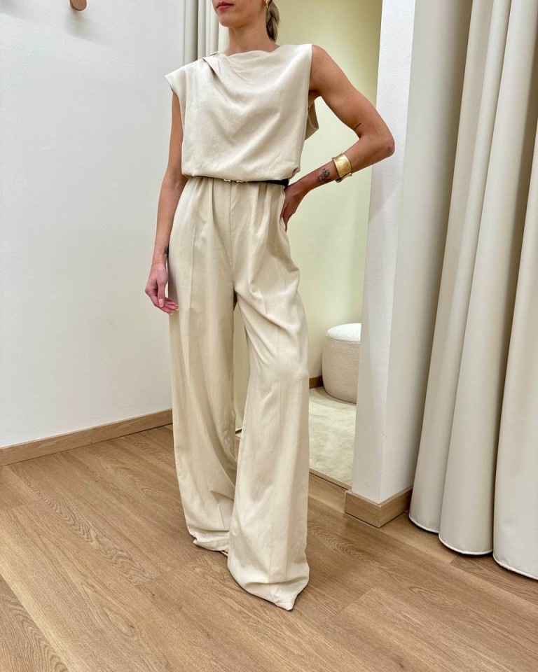 Tuta intera beige con cintura Vicolo Shop Online Tuta intera beige con cintura Vicolo