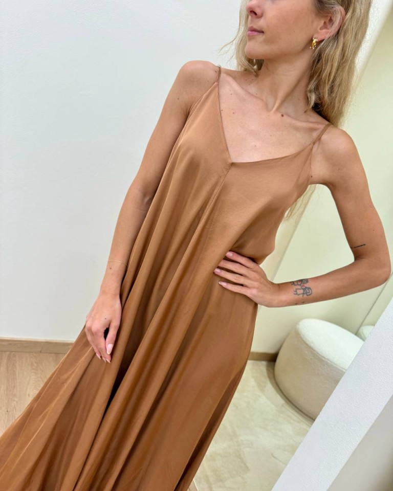Vestito lungo svasato bronzer Vicolo Shop Online Vestito lungo svasato bronzer Vicolo