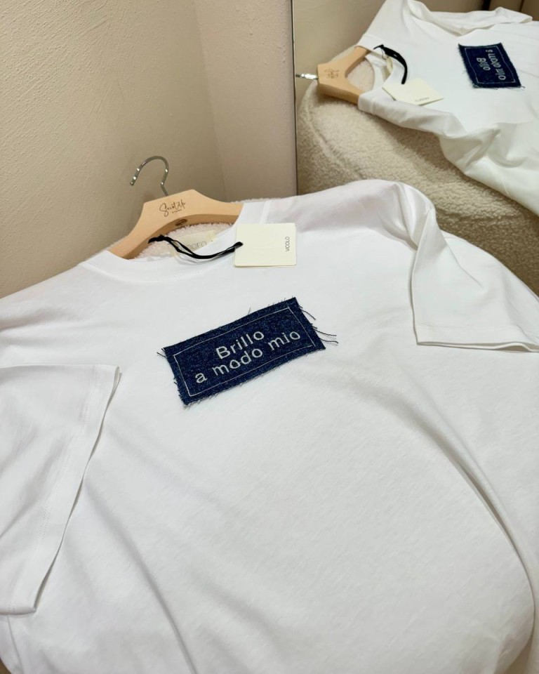 T-shirt oversize bianca "Brillo a modo mio" Shop Online T-shirt oversize bianca "Brillo a modo mio"
