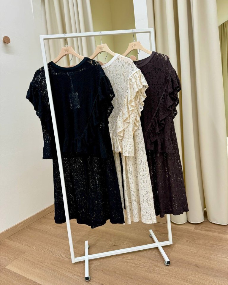 Blusa in pizzo con rouches nera Susy Mix Shop Online Blusa in pizzo con rouches nera Susy Mix