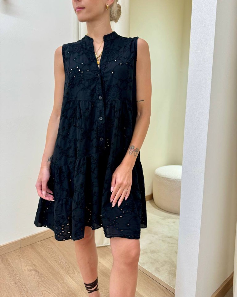 Vestito corto in pizzo sangallo nero Susy Mix Shop Online Vestito corto in pizzo sangallo nero Susy Mix