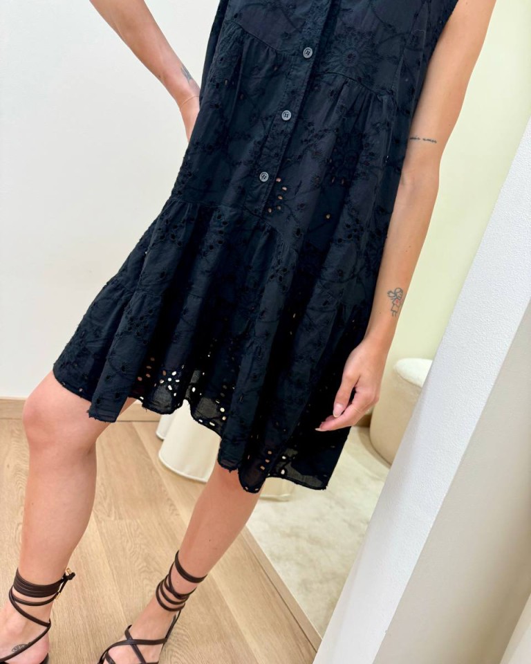 Vestito corto in pizzo sangallo nero Susy Mix Shop Online Vestito corto in pizzo sangallo nero Susy Mix