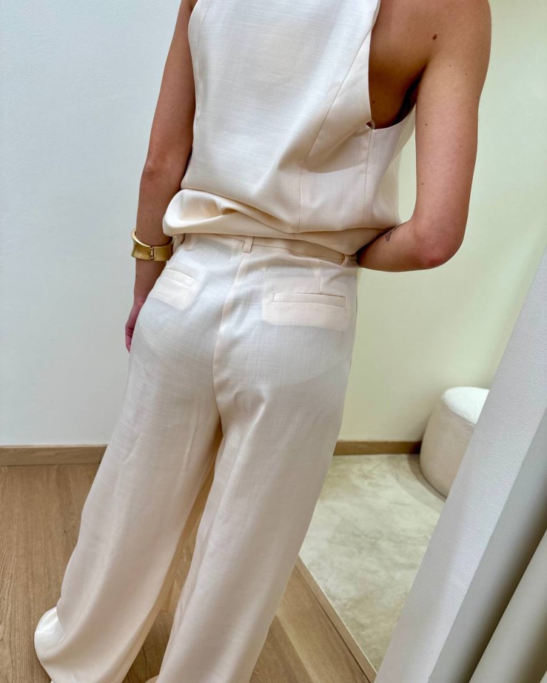 Pantalone ampio con pinces burro Vicolo Shop Online Pantalone ampio con pinces burro Vicolo