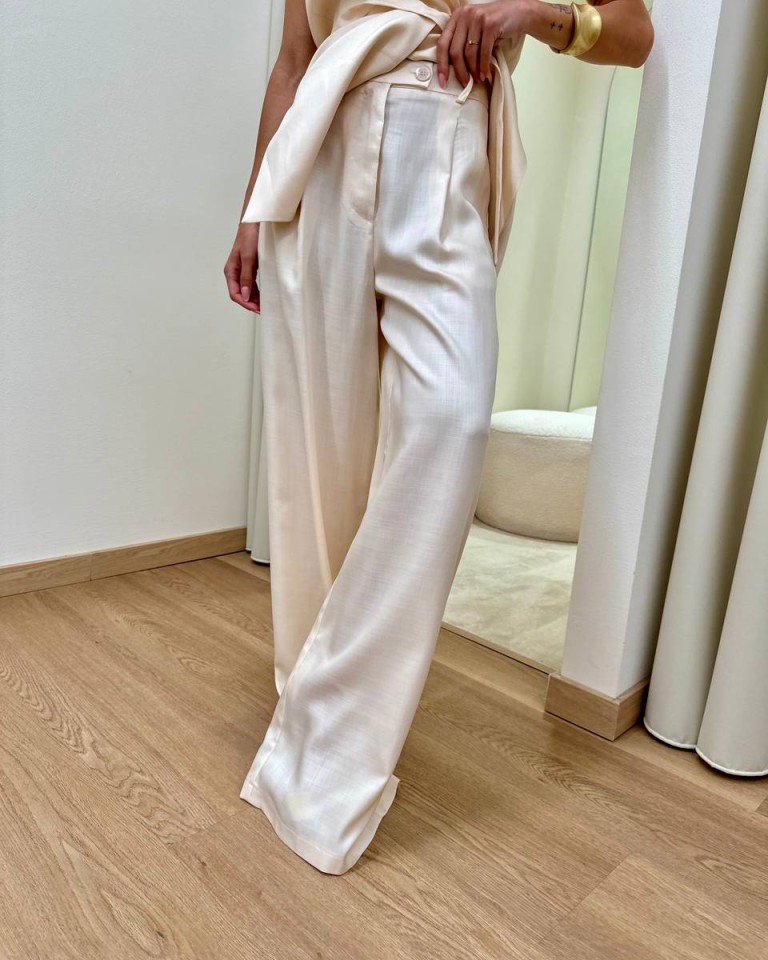 Pantalone ampio con pinces burro Vicolo Shop Online Pantalone ampio con pinces burro Vicolo