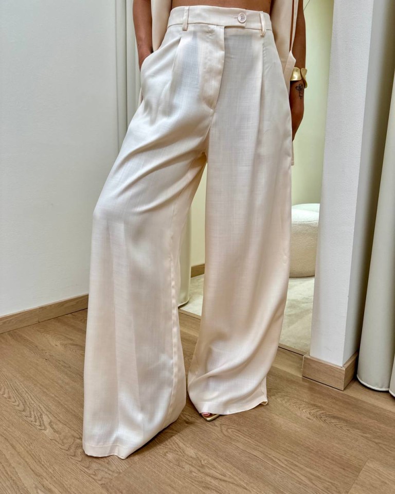 Pantalone ampio con pinces burro Vicolo Shop Online Pantalone ampio con pinces burro Vicolo