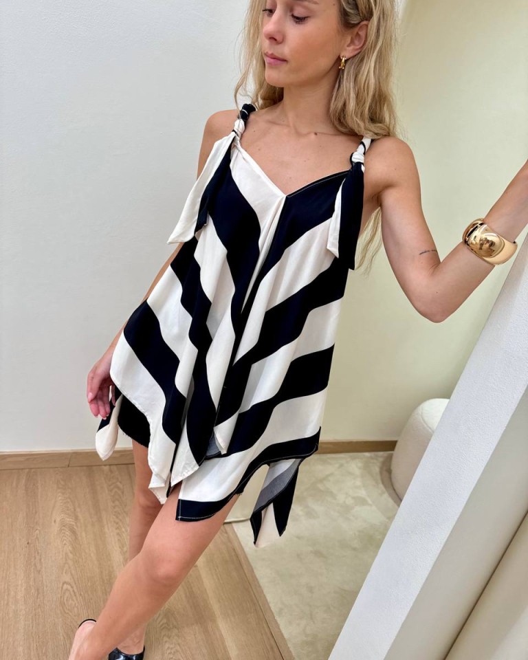 Top svasato con punte righe panna e nere HaveOne Shop Online Top svasato con punte righe panna e nere HaveOne