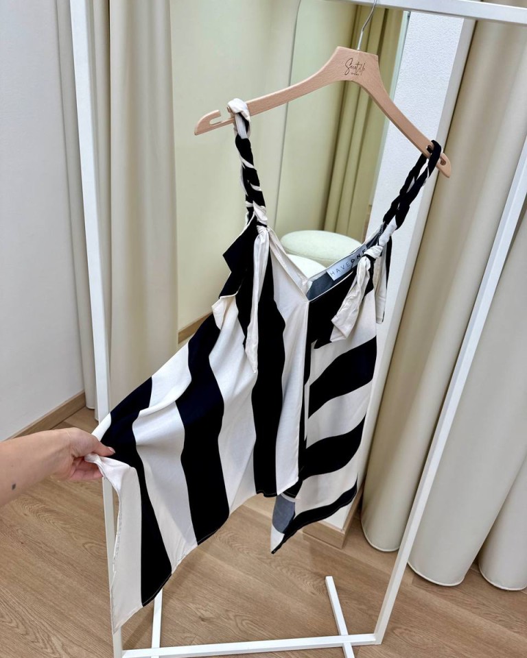 Top svasato con punte righe panna e nere HaveOne Shop Online Top svasato con punte righe panna e nere HaveOne