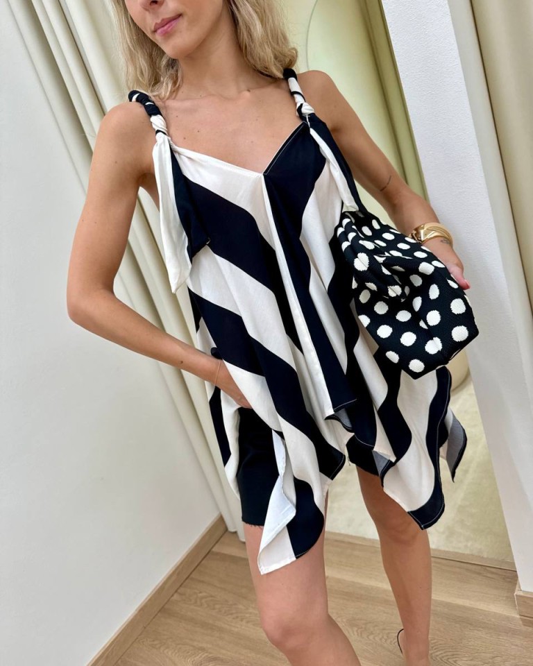 Top svasato con punte righe panna e nere HaveOne Shop Online Top svasato con punte righe panna e nere HaveOne