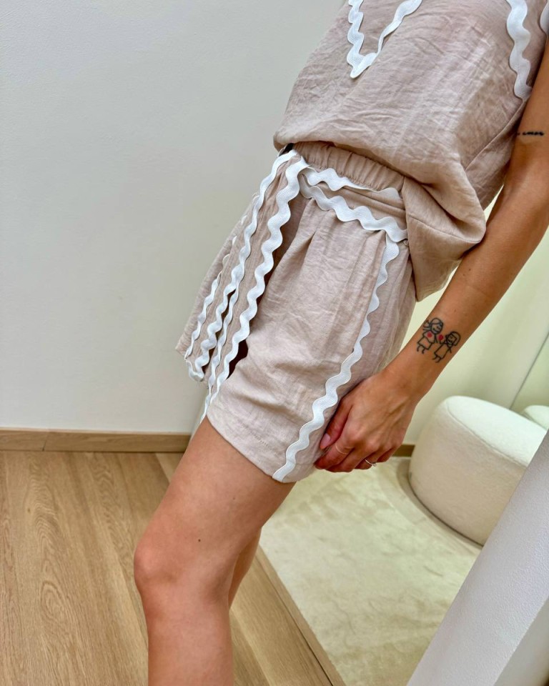 Short sabbia con bordi ondulati bianchi HaveOne Shop Online Short sabbia con bordi ondulati bianchi HaveOne