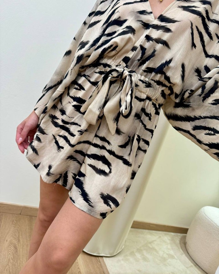 Tuta corta fantasia zebrata sabbia e nera HaveOne Shop Online Tuta corta fantasia zebrata sabbia e nera HaveOne