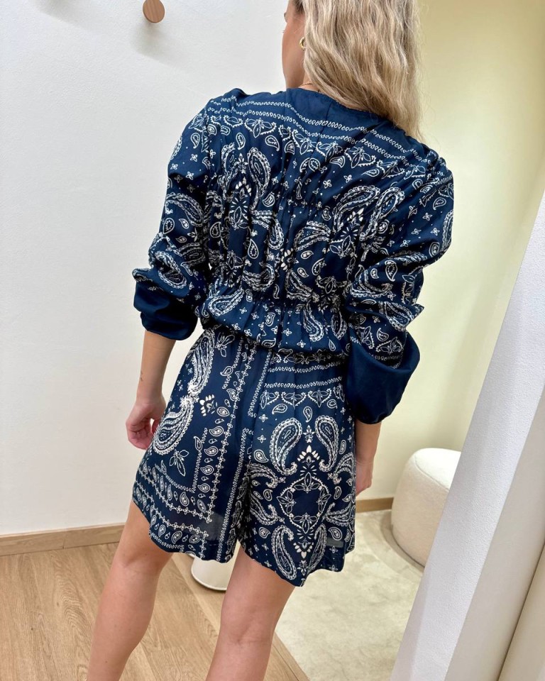 Shorts fantasia bandana blu e bianca Vicolo Shop Online Shorts fantasia bandana blu e bianca Vicolo