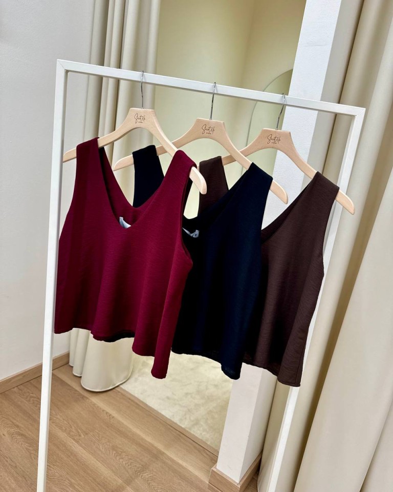 Top svasato scollo a V moro HaveOne Shop Online Top svasato scollo a V moro HaveOne