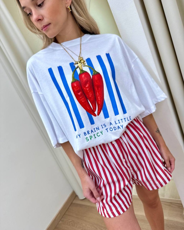 Completo t-shirt e shorts peperoncini rosso Tensione In Shop Online Completo t-shirt e shorts peperoncini rosso Tensione In