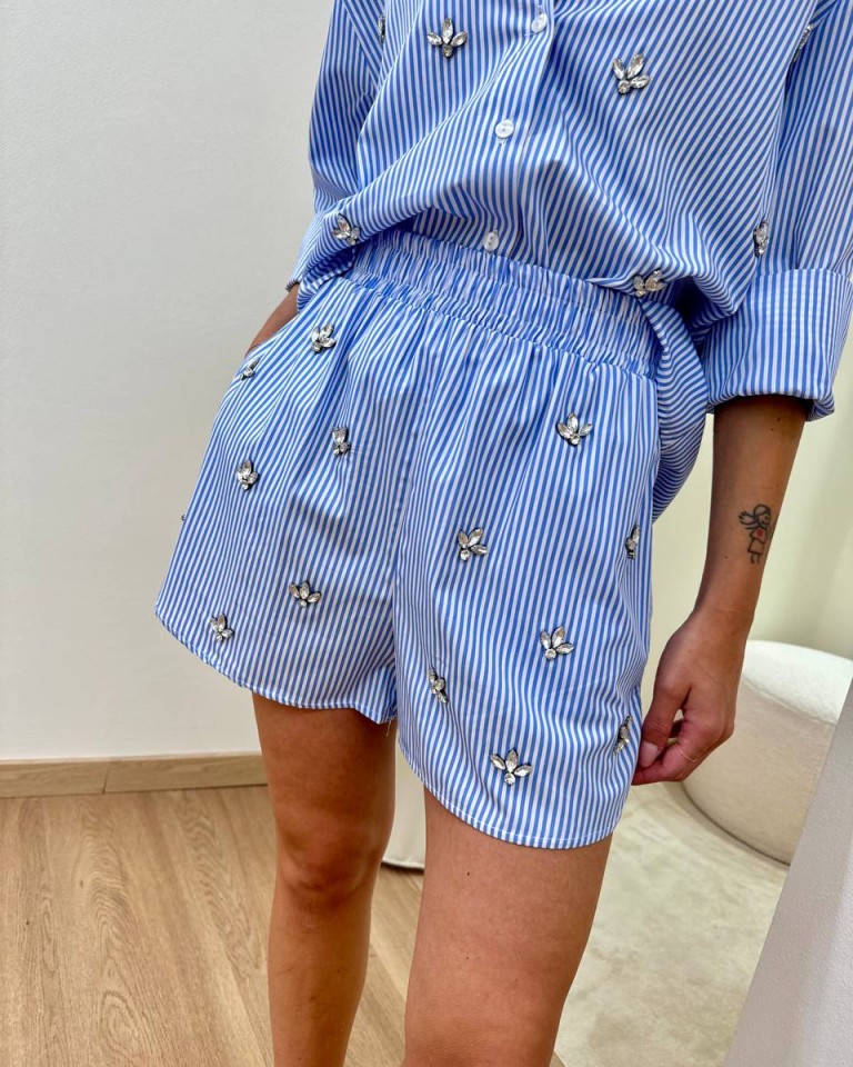 Shorts righe celesti con cabochon Tensione In Shop Online Shorts righe celesti con cabochon Tensione In