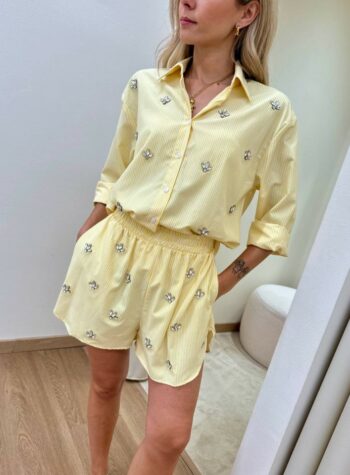 Shop Online Shorts righe gialli con cabochon Tensione In