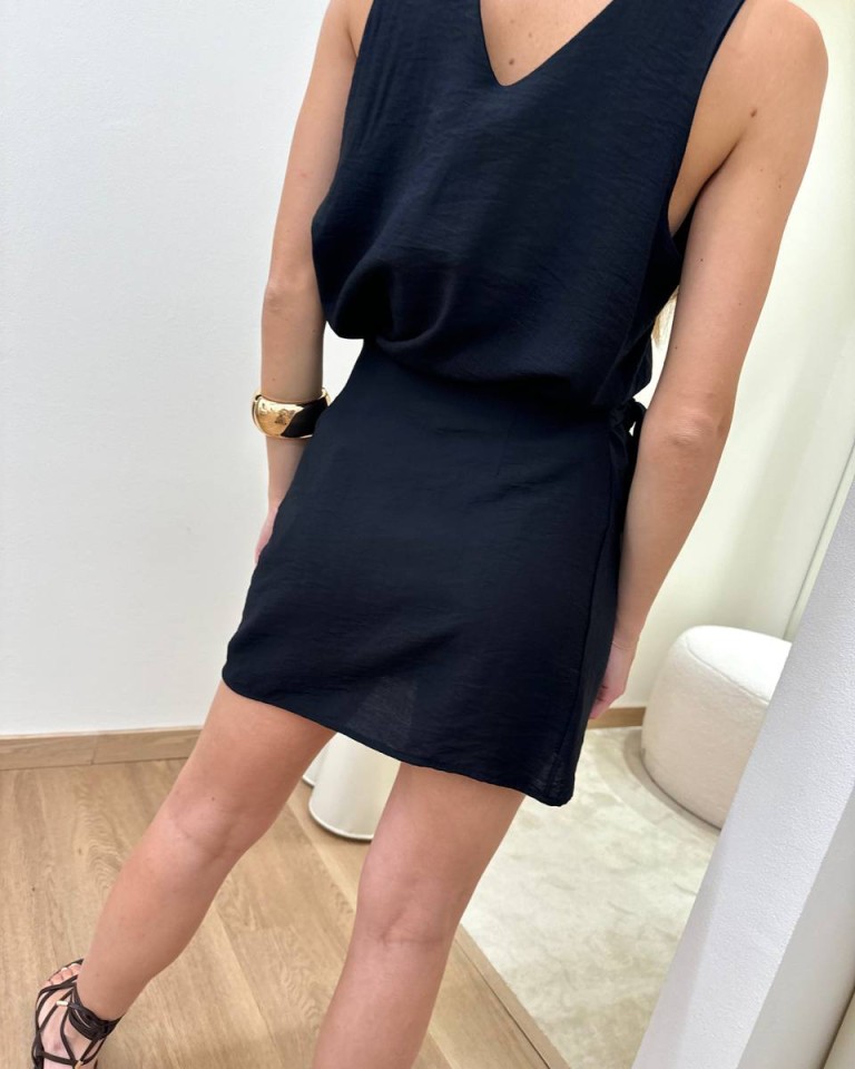 Top svasato scollo a V nero HaveOne Shop Online Top svasato scollo a V nero HaveOne