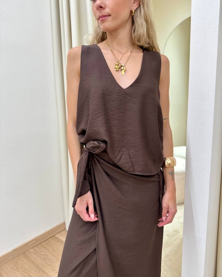 Top svasato scollo a V moro HaveOne Shop Online Top svasato scollo a V moro HaveOne