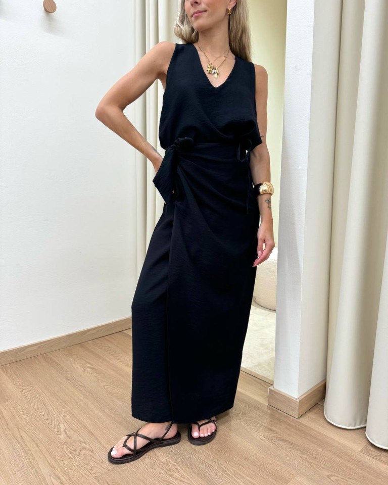 Top svasato scollo a V nero HaveOne Shop Online Top svasato scollo a V nero HaveOne