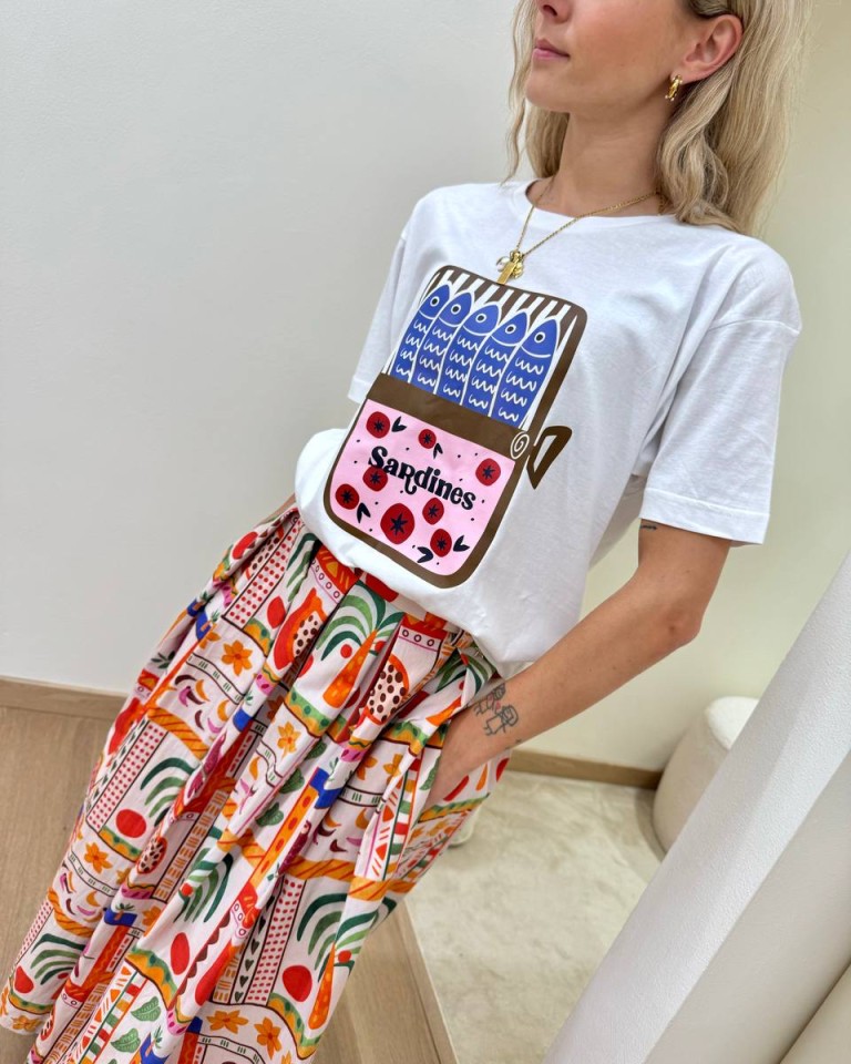 T-shirt over bianca stampa riquadro "Sardines" Souvenir Shop Online T-shirt over bianca stampa riquadro "Sardines" Souvenir