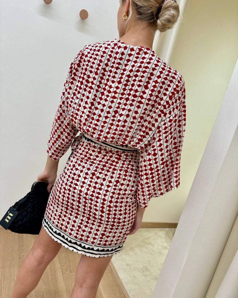 Minigonna pareo fantasia panna rossa e nera Vicolo Shop Online Minigonna pareo fantasia panna rossa e nera Vicolo